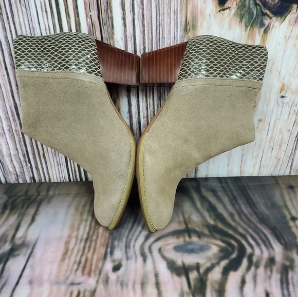 Vionic Bromley Beige Suede Snakeskin Print Zipper Ankle Booties Size 6 - Picture 6 of 12
